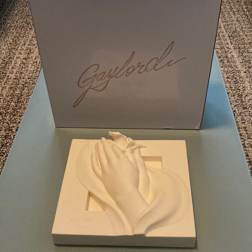 Gaylord Ho Sculpture - Forever in My Heart